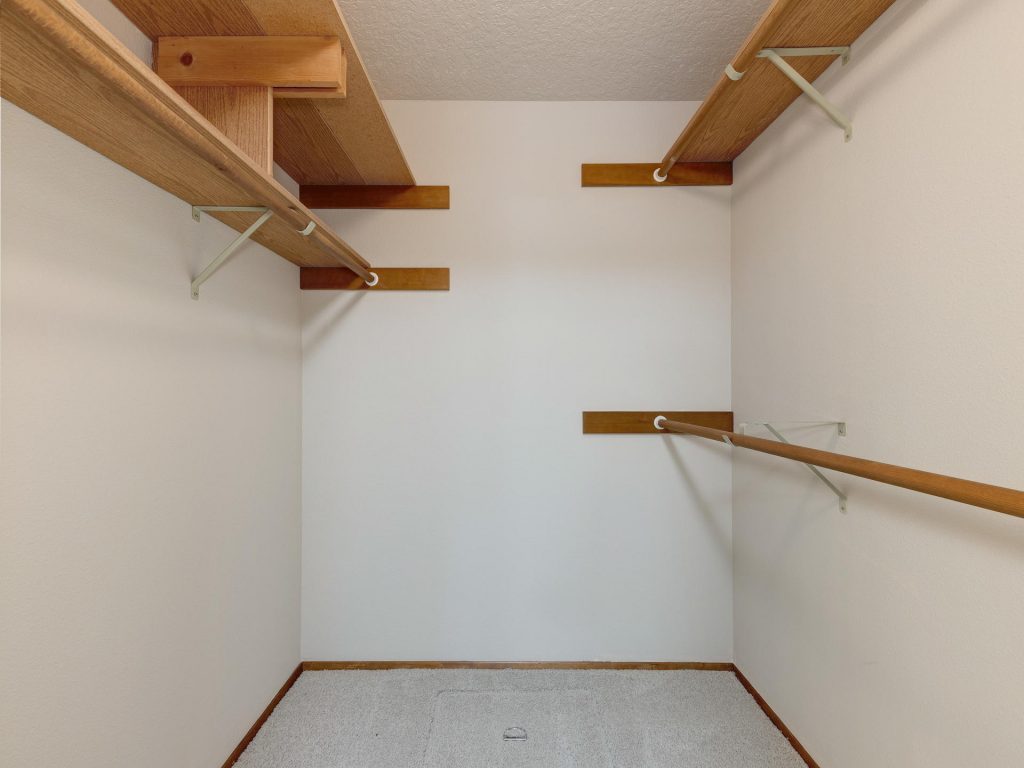 7425 SW Canyon Dr Portland OR-015-22-Master Closet-MLS_Size